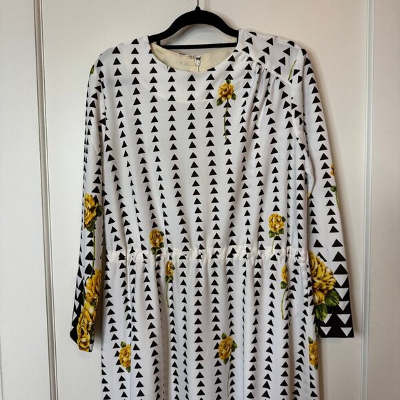 Vintage 70s dress with a rose and triangle print - Picture 3 of 4